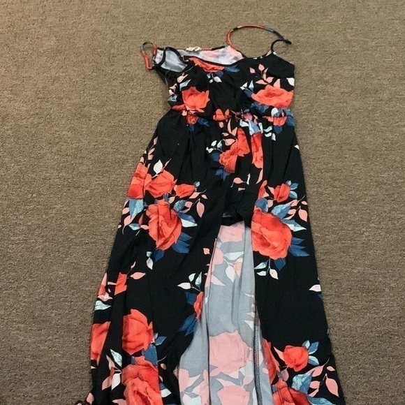 Caution To The Wind Pants - Woman’s Caution to the Wind outfit sz Large